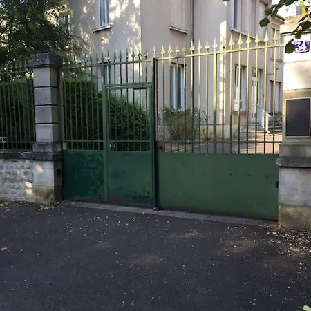 Appart Au Centre Ville Avec Parking Prive Et Wifi Auxerre Esterno foto